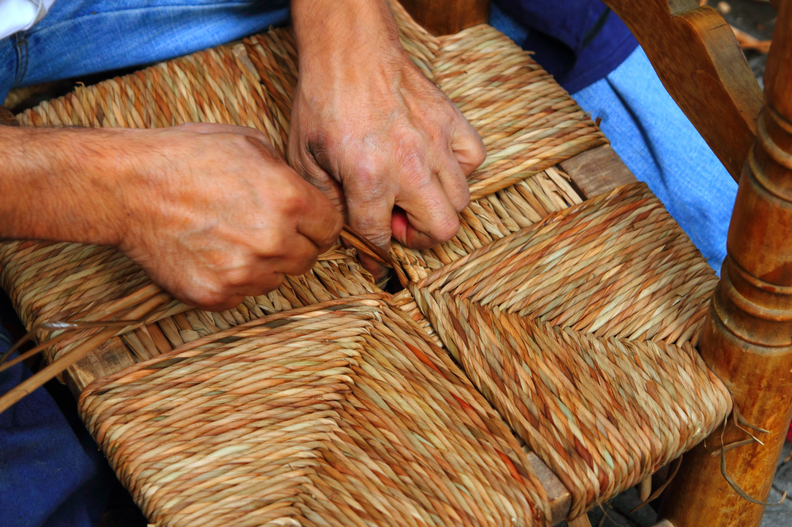 La tradición de las sillas de enea: un legado artesanal con historia