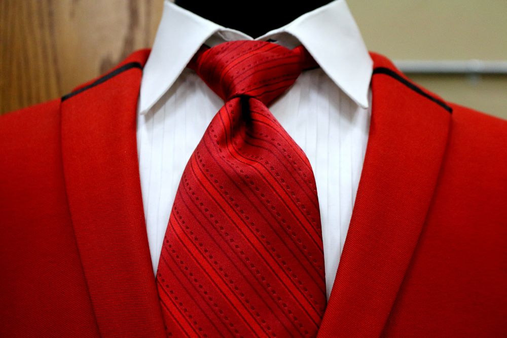 Complementos de boda: cómo elegir la corbata perfecta para el novio
